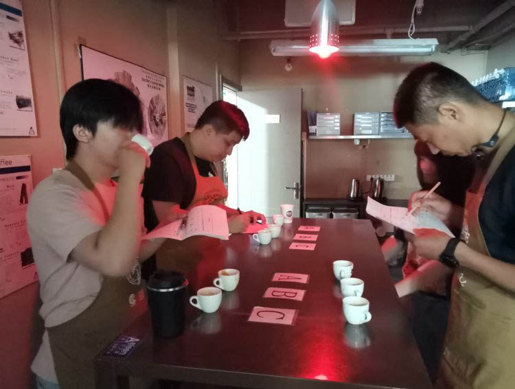 6月份中级咖啡师毕业照